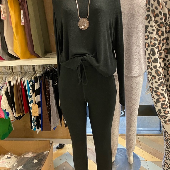 Sale  🎈🎈NWTs All black lounge set /jogger set - Picture 6 of 12